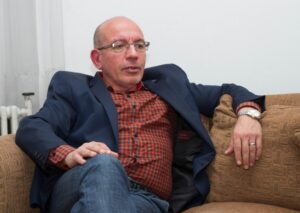 “Para los pacientes postrados severos y de mediana complejidad brindaremos atención en domicilio con un completo equipo de profesionales”