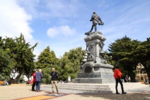 Plaza de Armas de Punta Arenas: el pulmón verde del centro, la foto obligada del turista
