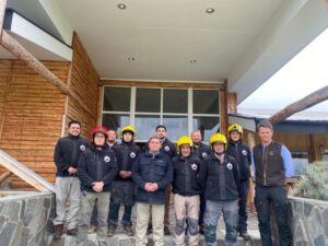 Capacitan y equipan brigada contra incendios de Torres del Paine