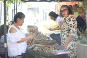 En Santiago se realizó expo “Un Gran Canasto”, para visibilizar a pueblo kawésqar