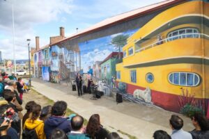 Inauguran mural que retrata la cotidianidad de Punta Arenas