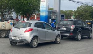 Precio del litro de gasolina cae casi 9 pesos a contar de hoy