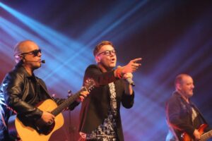 Natalino deslumbró a los magallánicos con sus románticas interpretaciones