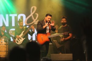 El público no dejó “A Solas” a Lucas Sugo y coreó sus canciones en el Dreams