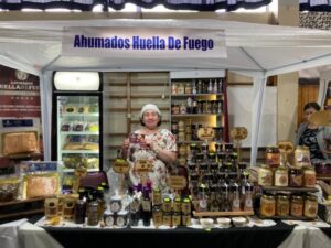 Artesanías, productos ahumados y videojuegos: conoce parte de los stands de la Expo Magallanes 2023