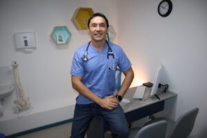 “La salud pública no vela por sus trabajadores, ni por los pacientes”