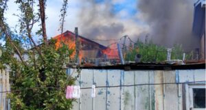 Incendio destruyó taller en el Barrio Sur de Punta Arenas