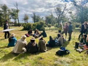 Estudiantes recorren los humedales urbanos para generar conciencia ecológica