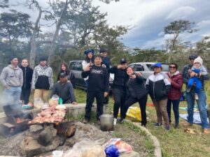 Ni el viento ni el frío fueron impedimento para que las familias magallánicas visiten Chabunco
