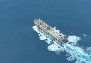 Más de 100 naves de pesca se encuentran en actividad de tránsito en el Estrecho de Magallanes