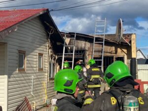 Incendio movilizó a tres compañías de Bomberos de Punta Arenas