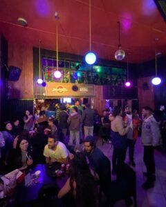 Denuncian a sujeto que habría abusado sexualmente de una turista checa en concurrido bar