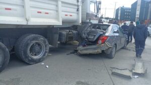 Camión se desenganchó y causó estragos en el sector sur de Punta Arenas