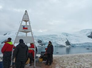 La importante labor de la señalización marítima en el territorio antártico chileno
