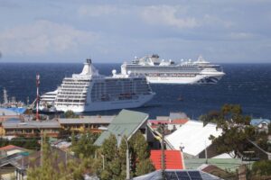 Más de 300 turistas llegaron ayer abordo de cruceros
