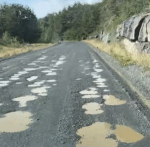 Denuncian riesgoso estado de ruta a Torres del Paine