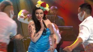 Doble de Mon Laferte se presenta hoy en Casino Dreams