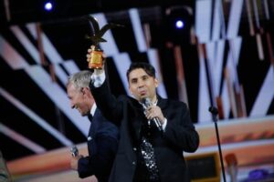 Marcianeke, Boric y hasta Robert De Niro Fabrizio Copano no dejó títere con cabeza y conquistó al “Monstruo”