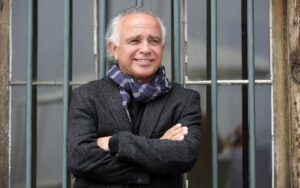 Fernando Ubiergo se presenta hoy en el Teatro Municipal de Punta Arenas