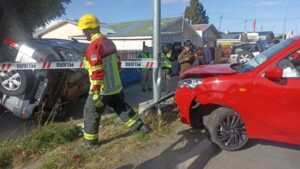 Vehículo se dio a la fuga tras provocar violento accidente en Punta Arenas
