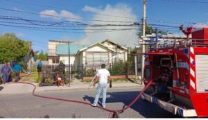 Incendio afectó vivienda en el sector Río de la Mano