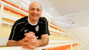 Seleccionador nacional hará clínica de balonmano en Punta Arenas