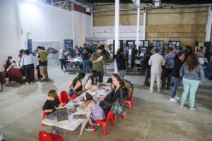 La familia disfrutó del primer día del Festival de Humedales Patagónicos