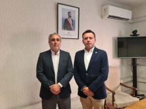 Alcalde Radonich se reunió con subsecretario de Educación por déficit financiero