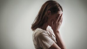 Madre fue formalizada por agredir a su hija de 14 años de edad