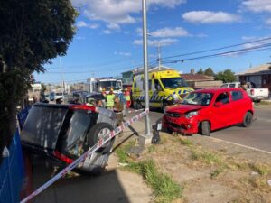 Impactante: mujer pintaba su cerco y producto de accidente de tránsito casi fue aplastada