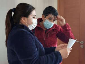 Usuarios de Hospital Clínico valoran atenciones de especialidad en ex Casa de Acogida