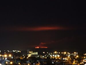 Decretan alerta roja por incendio forestal en Primavera