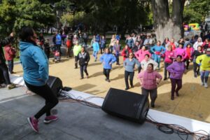 Centenares de personas disfrutaron de actividades deportivas en Plaza de Armas