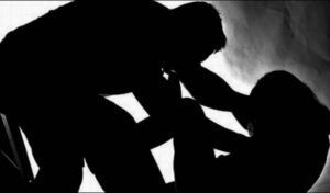 Ordenan a sujeto abandonar hogar en común con su pareja después de haberle dado un puñetazo en el rostro