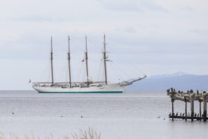 Buque español “Juan Sebastián Elcano” ya está presente en Punta Arenas