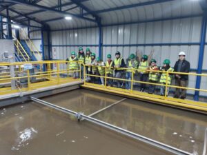 Estudiantes visitaron planta de Aguas Magallanes