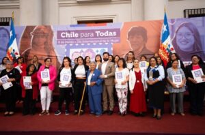 Presidente Boric anunció medidas destinadas a la mujer en conmemoración del 8M