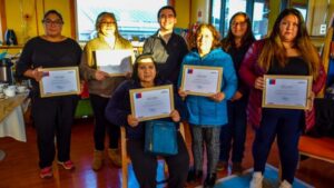 Vecinos de Puerto Williams conocieron oferta programática del Fosis