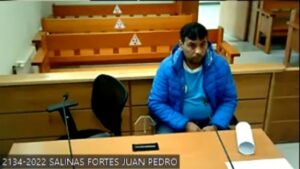 De tal palo tal astilla: padre e hija son formalizados por cobrar cheque en blanco que se entregó por error
