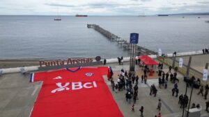 La camiseta de La Roja se “lució” ayer en la Costanera