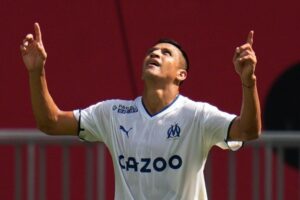 Alexis sigue brillando en Francia:  elegido jugador del mes