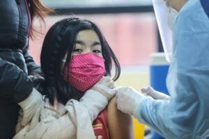Vacunatorios móviles se instalarían en colegios para promover campaña de vacunación contra influenza