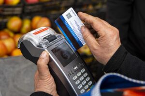 BAES Junaeb: ¿Cuándo se carga la tarjeta y cuál es su nuevo monto?