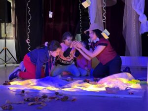 Comunidad de Puerto Edén disfrutó de diversas intervenciones artísticas