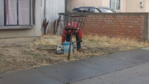Bomberos acudió a emergencia tras colisión a medidor de gas en Punta Arenas