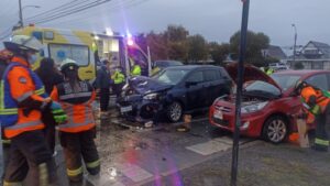 Colisión vehicular de alta energía dejó como saldo a dos personas lesionadas