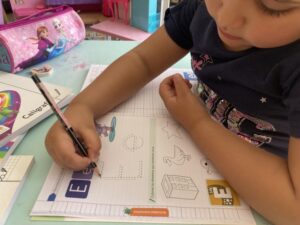 Vuelta a clases: ¿Es importante que niñas y niños sigan aprendiendo caligrafía?