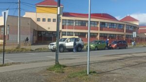 Cesfam y colegio debieron suspender sus actividades por rotura de matriz