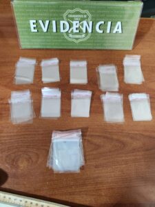 Dejan en libertad sujeto que manejaba drogado, portaba armas blancas y transportaba sustancias sicotrópicas