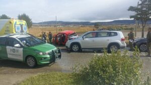 Colisión frente a Laguna Pudeto genera molestias en vecinos